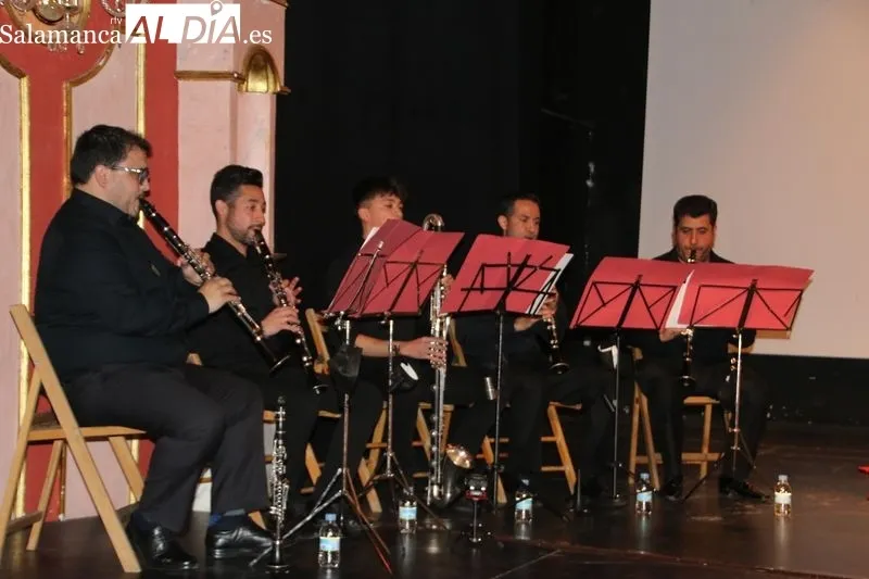 Recital poético y Festival Lírico en el teatro de Alba de Tormes