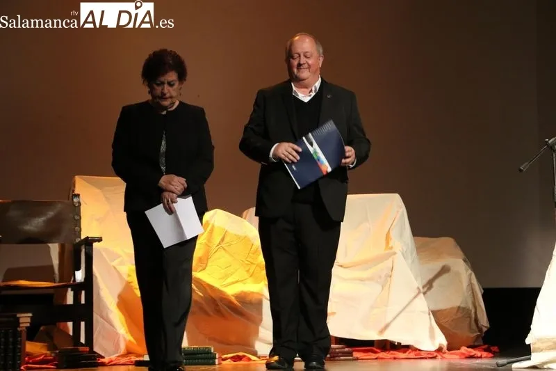 Recital poético y Festival Lírico en el teatro de Alba de Tormes