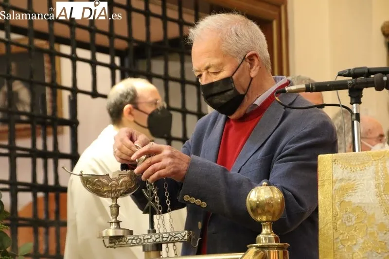 Foto 3 - El obispo de Salamanca preside la misa del IV centenario de la canonizaci&oacute;n de Santa Teresa