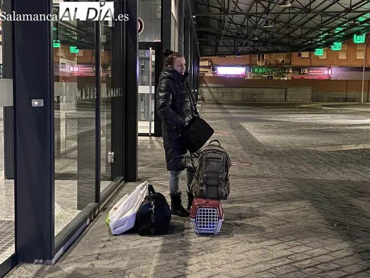 Llegada de los primeros ucranianos a la estación de autobuses de Salamanca