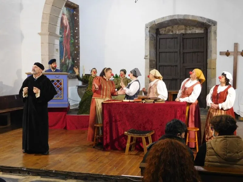 Foto 2 - 'Buscando a Nebrija' congrega a su p&uacute;blico en Mogarraz