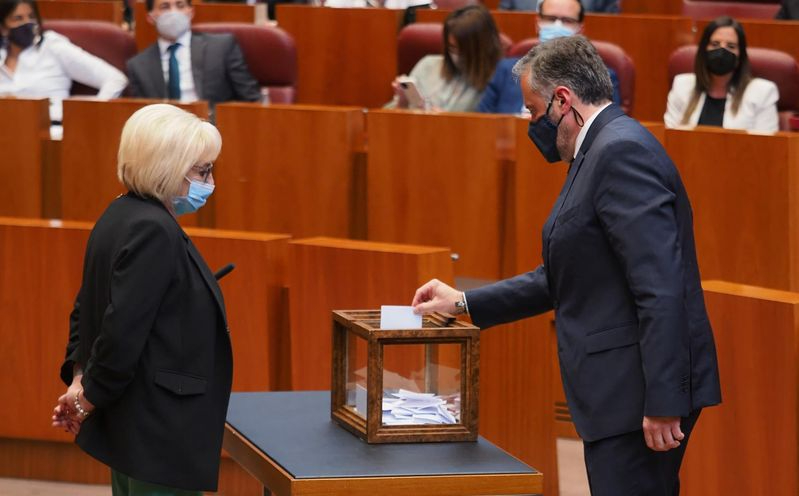 Votación constitución de las Cortes. Foto EP - CLAUDIA ALBA