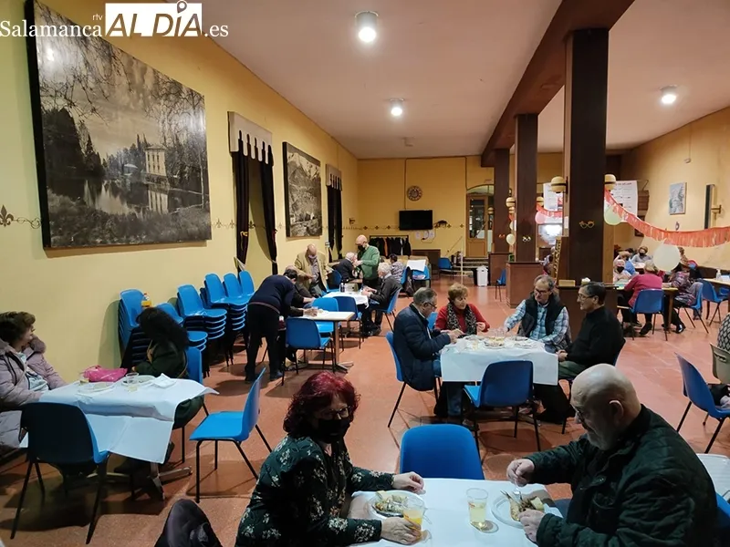 Foto 3 - El entierro de la sardina cierra el Carnaval en B&eacute;jar