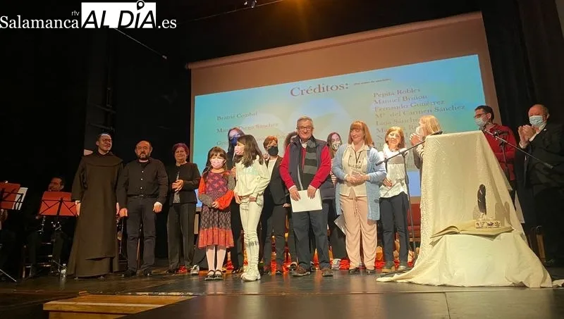 Recital poético y Festival Lírico en el teatro de Alba de Tormes