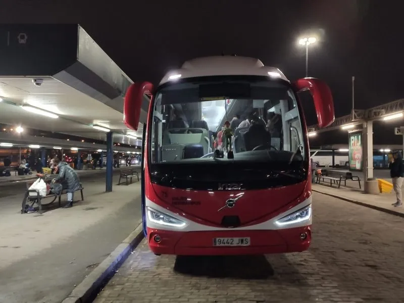 El primer autobús con destino Salamanca con personas ucranianas 