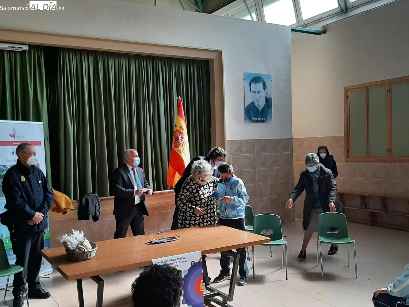 Foto 2 - Los alumnos del Mar&iacute;a Auxiliadora en B&eacute;jar reciben su  carnet de ciberexpert@ en ciberseguridad