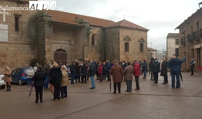 Minuto de silencio en Aldeadávila contra la guerra en Ucrania 