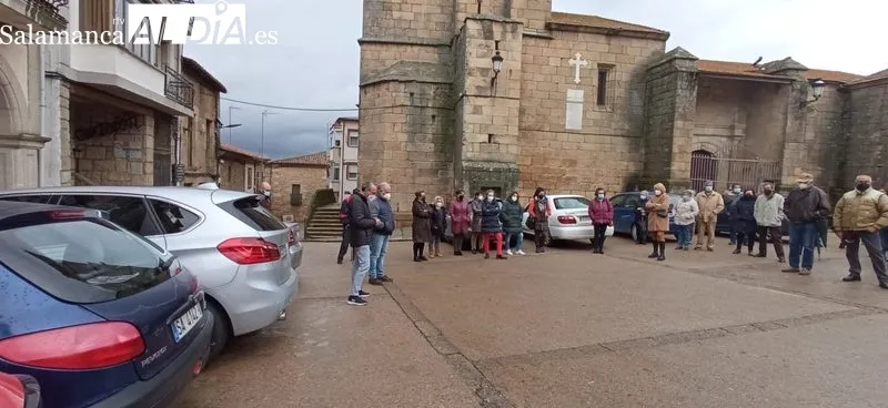 Minuto de silencio en Aldeadávila contra la guerra en Ucrania 