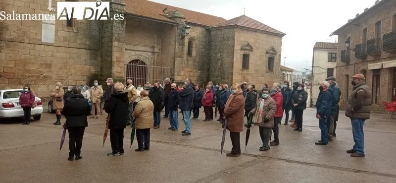 Minuto de silencio en Aldeadávila contra la guerra en Ucrania 
