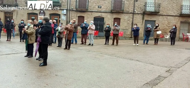 Minuto de silencio en Aldeadávila contra la guerra en Ucrania 
