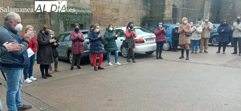 Minuto de silencio en Aldeadávila contra la guerra en Ucrania 