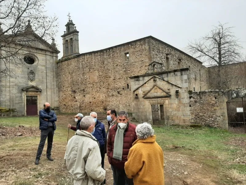 Encarnación Pérez, subdelegada del Gobierno, visita la localidad de El Maíllo - Subd. Gobierno Salamanca