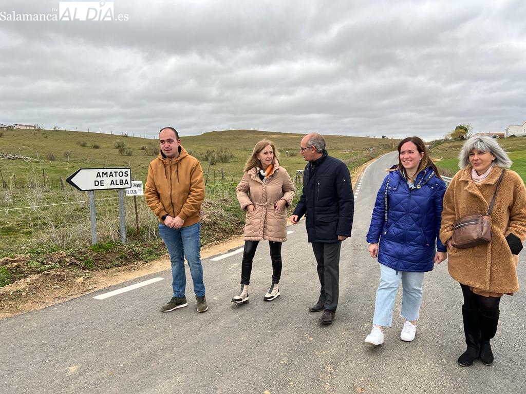 Foto 1 - El arreglo de la carretera que une Alba de Tormes y Amatos ya es una realidad