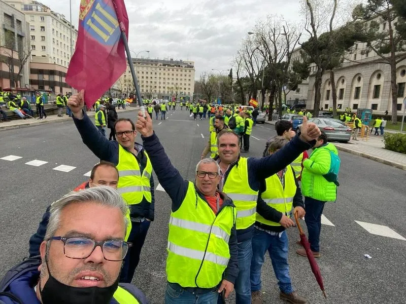 Foto 3 - Transportistas mirobrigenses participan en una manifestaci&oacute;n de Madrid