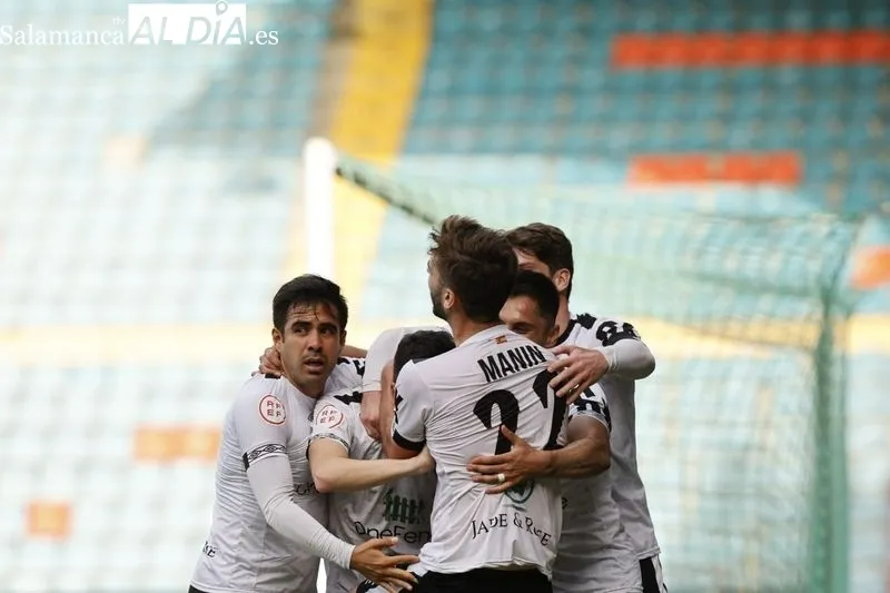 Foto 7 - El Salamanca UDS se agarra a la salvaci&oacute;n con fuerza ante el Navalcarnero con milagro incluido en el a&ntilde;adido (1-0)