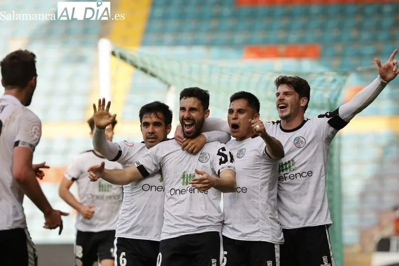 Foto 2 - El Salamanca UDS se agarra a la salvaci&oacute;n con fuerza ante el Navalcarnero con milagro incluido en el a&ntilde;adido (1-0)