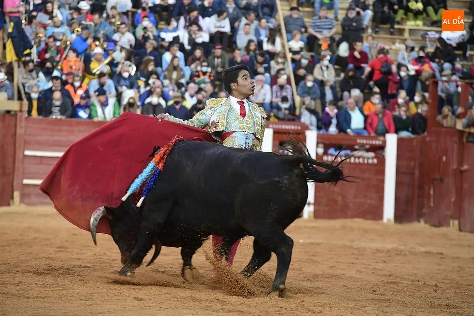 Foto 7 - Unos lances de Valent&iacute;n Hoyos que ped&iacute;an poetas