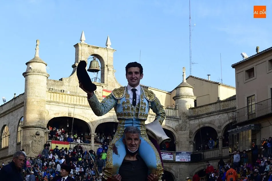 Foto 3 - Unos lances de Valent&iacute;n Hoyos que ped&iacute;an poetas