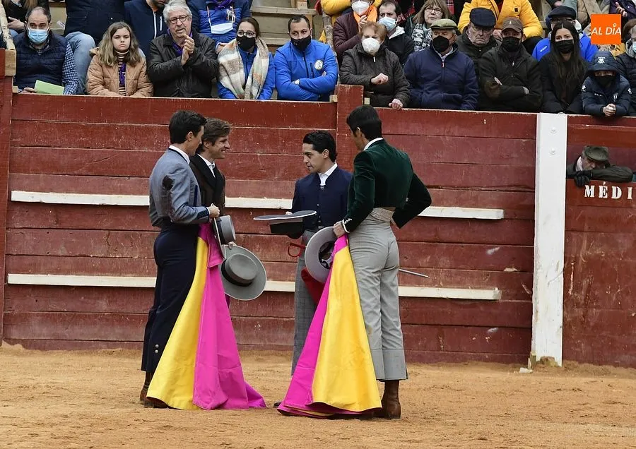 El festival taurino del martes de Carnaval congregó a miles de aficionados a los toros/ Rep.Gráfico: Adrián M. Pastor