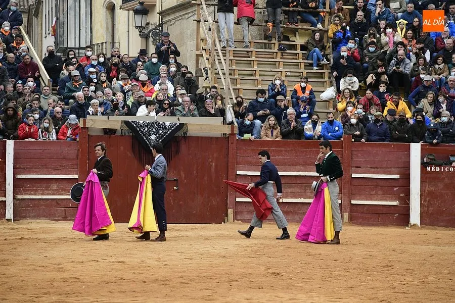 El festival taurino del martes de Carnaval congregó a miles de aficionados a los toros/ Rep.Gráfico: Adrián M. Pastor
