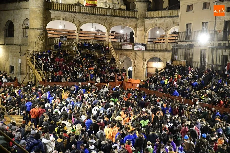 Foto 5 - Indultado por primera vez el toro protagonista del Pasacalles de Cenizos