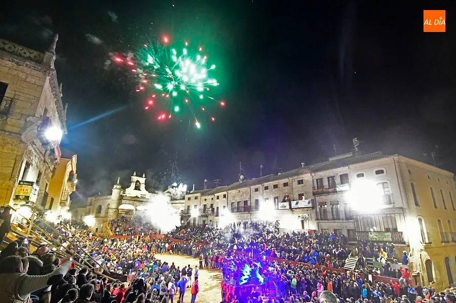 Foto 4 - Indultado por primera vez el toro protagonista del Pasacalles de Cenizos