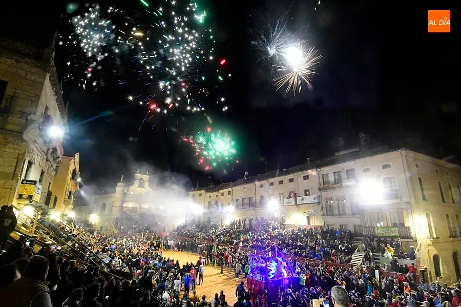 Foto 2 - Indultado por primera vez el toro protagonista del Pasacalles de Cenizos