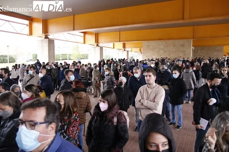 Foto 10 - Universitarios salmantinos se unen por la Paz en Ucrania