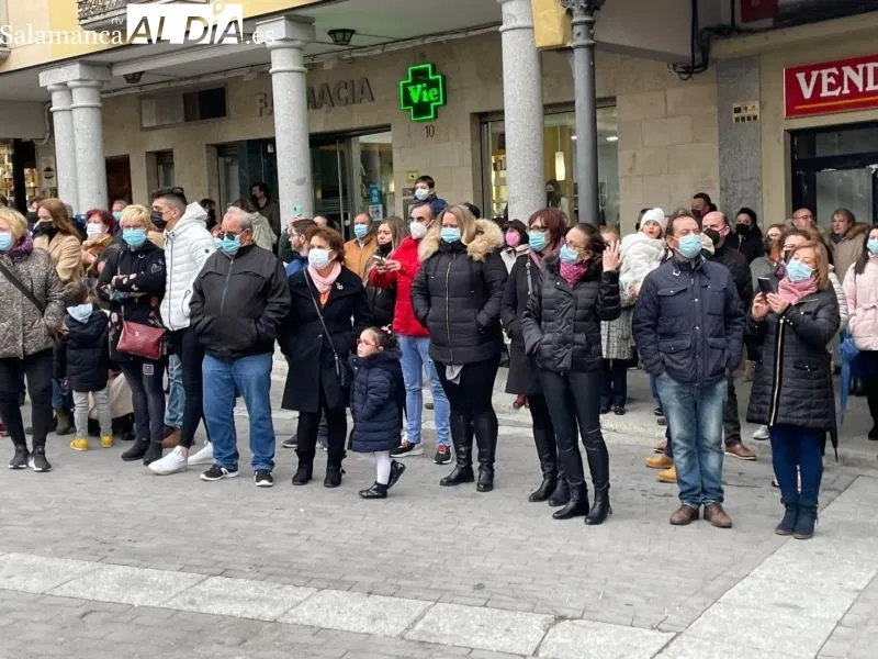 Procesión de la imagen de Santa Teresa por las calles de Alba de Tormes - Roberto Jiménez
