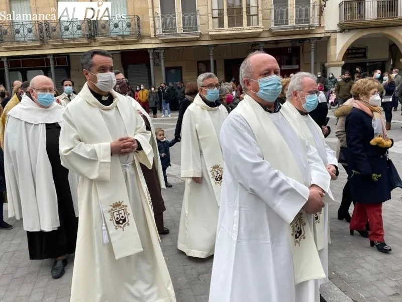 Procesión de la imagen de Santa Teresa por las calles de Alba de Tormes - Roberto Jiménez