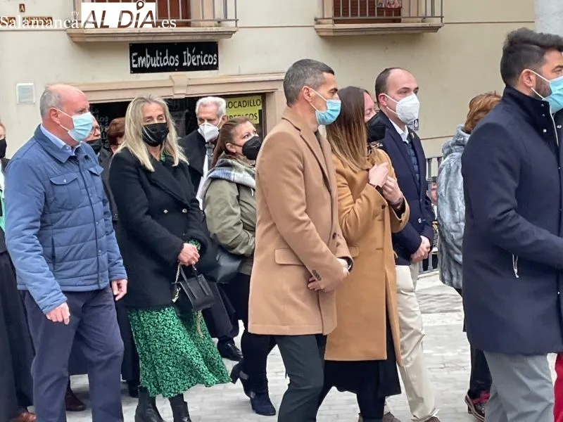 Procesión de la imagen de Santa Teresa por las calles de Alba de Tormes - Roberto Jiménez