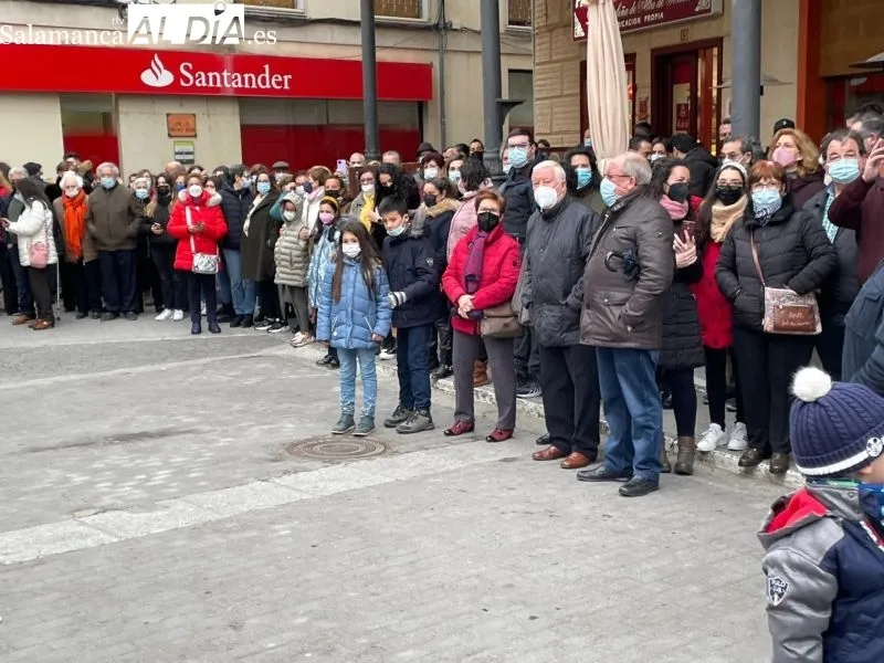 Procesión de la imagen de Santa Teresa por las calles de Alba de Tormes - Roberto Jiménez
