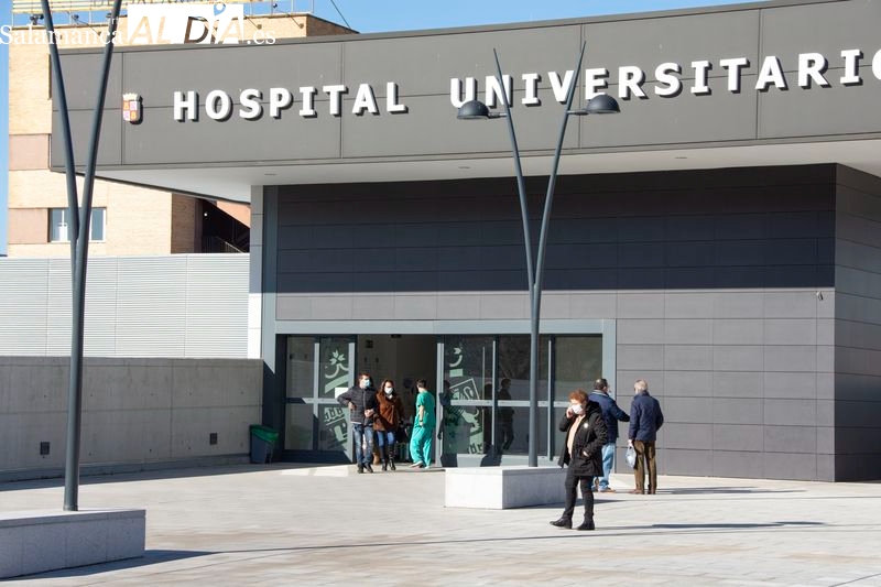 Entrada al nuevo Hospital Universitario de Salamanca. Foto de archivo