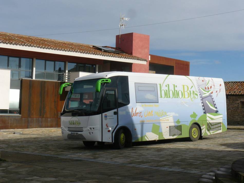 Foto 1 - Rutas del Bibliobús de la Diputación de Salamanca del 21 al 24 de marzo