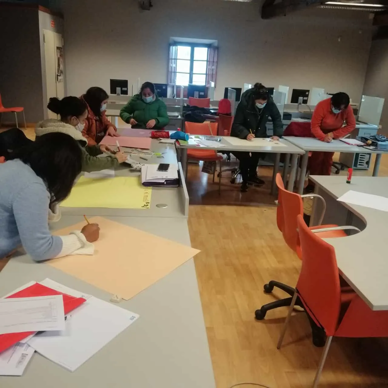Foto 2 - El alumnado del AFE Restaura Verde contin&uacute;a con su formaci&oacute;n