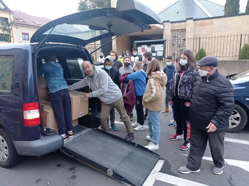 Alumnos de sexto de Primaria del colegio Gran Capitán, que han participado en esta iniciativa solidaria