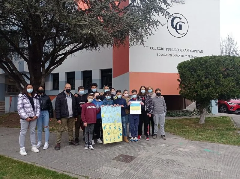 Alumnos de sexto de Primaria del colegio Gran Capitán, que han participado en esta iniciativa solidaria