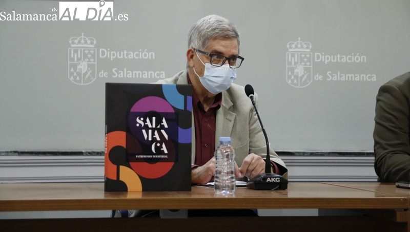Juan Francisco Blanco, autor de 'Salamanca. Patrimonio inmaterial', en la presentación de este libro, en la Diputación. Foto de David Sañudo