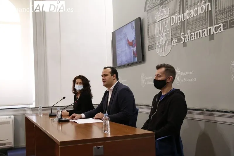 Presentación en la Diputación de Salamanca del programa 'Matemagia. Profesor Rivero, magomático y lunático'. Foto de David Sañudo