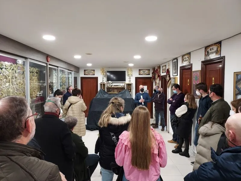 Foto 4 - La Hermandad Dominicana presenta su nuevas jarras y candeler&iacute;a