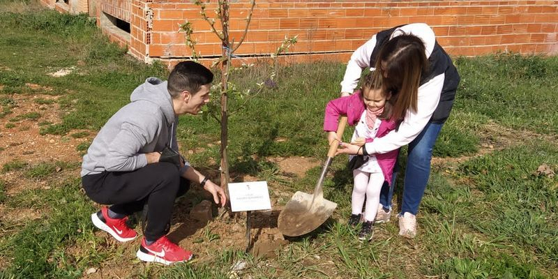 Plantación del Bosque de Niños en Doñinos de Salamanca