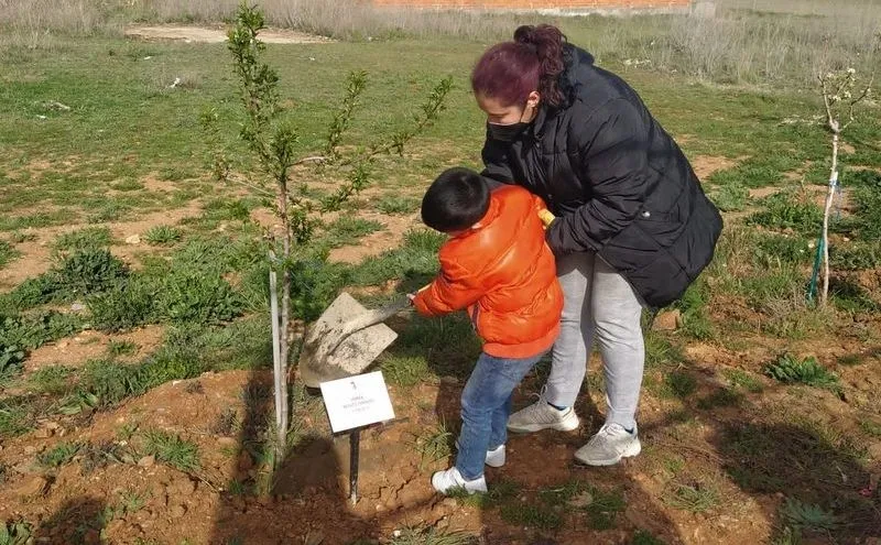 Plantación del Bosque de Niños en Doñinos de Salamanca