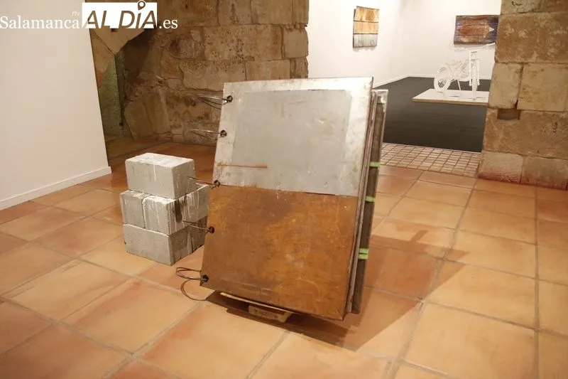 Exposición de `Poemario Neokinki’, de Álvaro Perote, en la Hospedería Fonseca. Foto de David Sañudo
