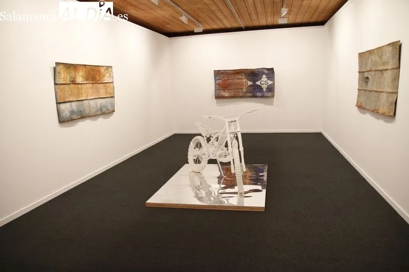Exposición de `Poemario Neokinki’, de Álvaro Perote, en la Hospedería Fonseca. Foto de David Sañudo
