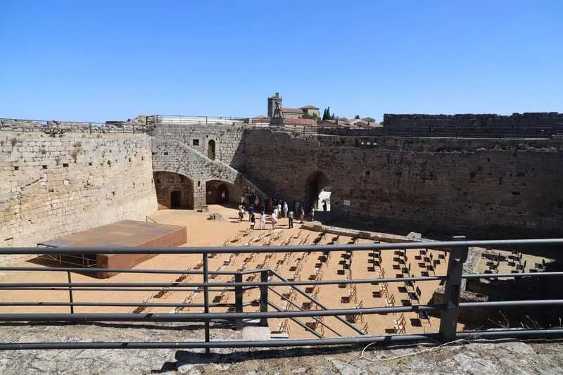 Sala de las Sombras, singular espacio creado en la Fortaleza de Ledesma. Foto: Turismo Ledesma