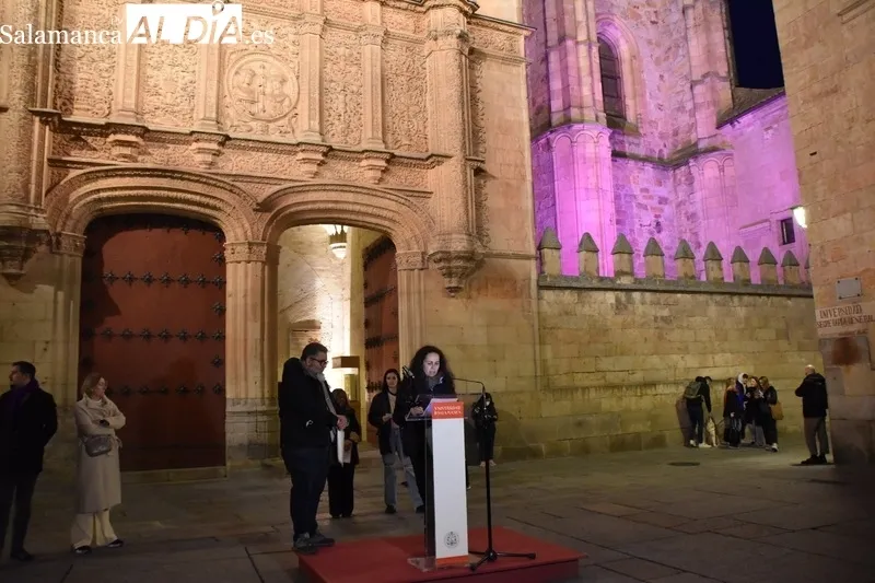La Fachada Rica de la USAL, iluminada por el Día Internacional de la Mujer. Fotos: Vanesa Martins