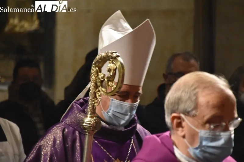 Eucaristía del Miércoles de Ceniza en la Catedral Vieja. Fotos: Vanesa Martins