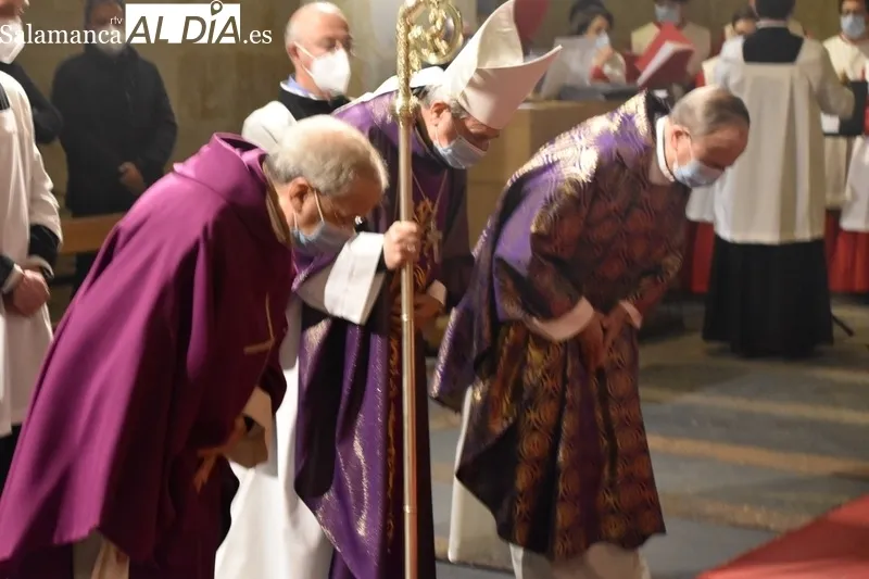 Eucaristía del Miércoles de Ceniza en la Catedral Vieja. Fotos: Vanesa Martins