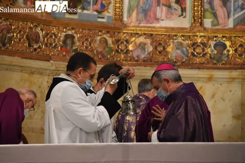 Eucaristía del Miércoles de Ceniza en la Catedral Vieja. Fotos: Vanesa Martins