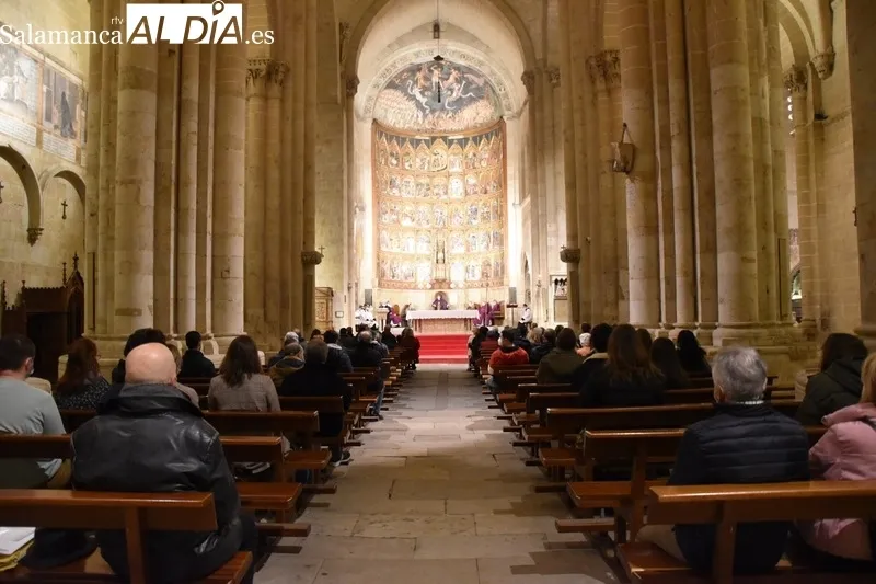 Eucaristía del Miércoles de Ceniza en la Catedral Vieja. Fotos: Vanesa Martins